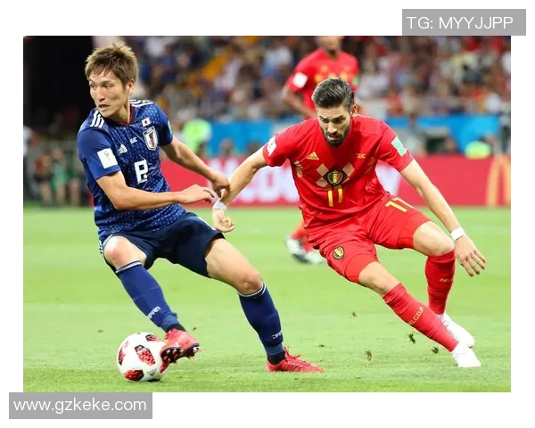 比利时队顺利晋级八强：足球场上的新传奇