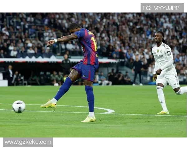 格列兹曼代表皇马出场,巴萨球迷不满,引发西甲联赛争议 格列兹曼代表皇马出场,巴萨球迷不满,引发西甲联赛争议