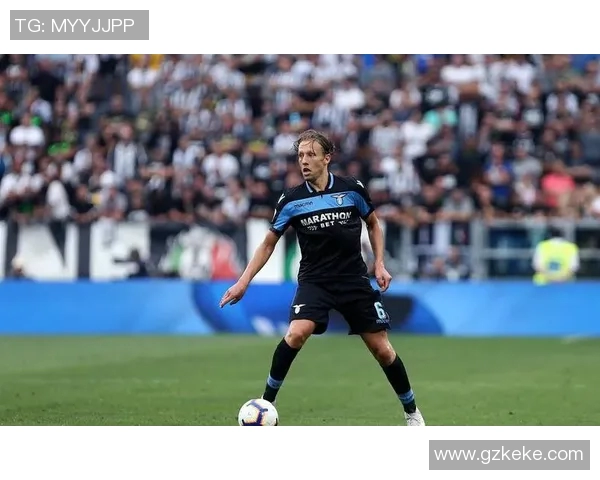 拉齐奥遭遇两连败,球迷呼吁主教练做出调整 拉齐奥遭遇两连败,球迷呼吁主教练做出调整