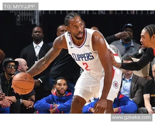 快船惜败开拓者,莱昂纳德表现稳定 快船惜败开拓者,莱昂纳德表现稳定