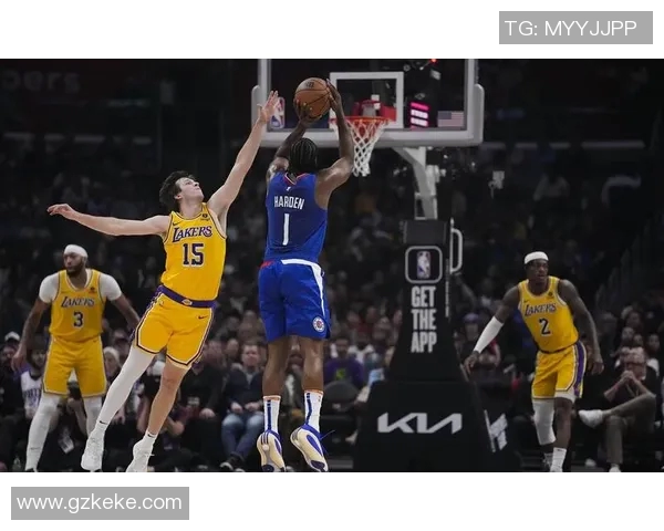 热火大胜湖人,莱昂纳德全场砍下35分17篮板,赛场精彩回顾 热火大胜湖人,莱昂纳德全场砍下35分17篮板,赛场精彩回顾